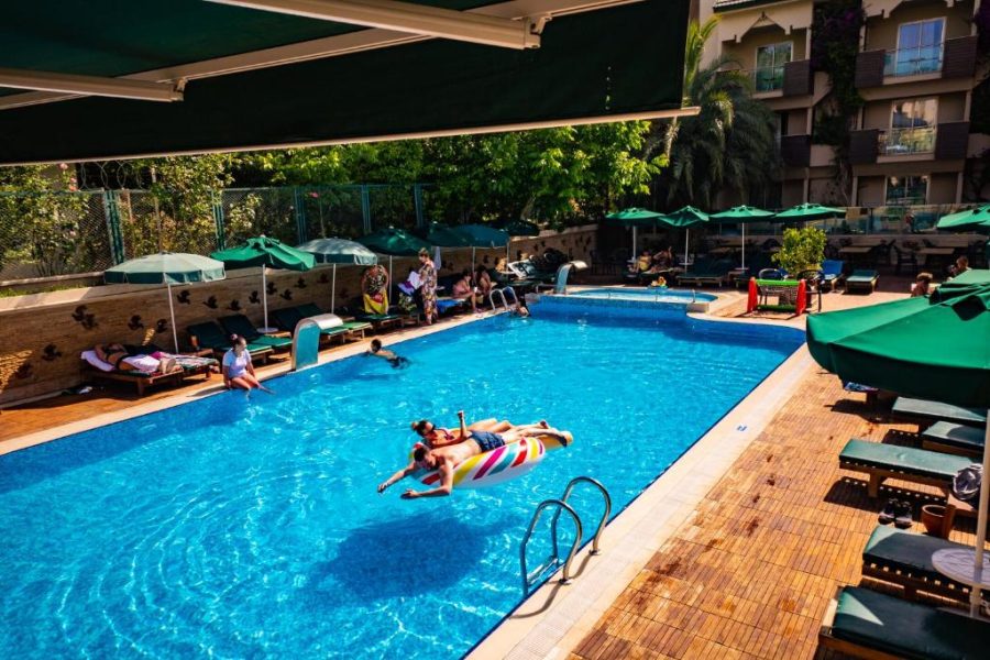 Ambassador Plaza Hotel